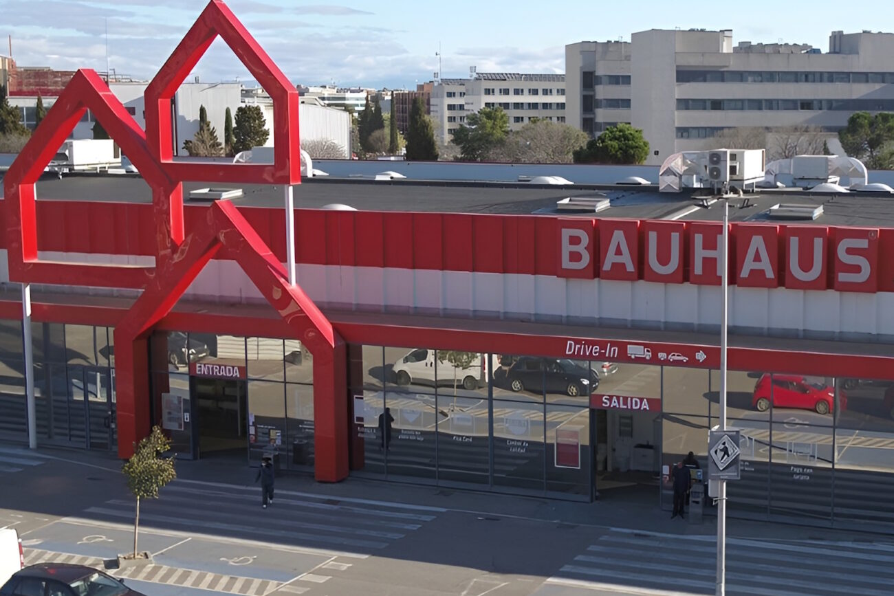 Grabacion de publicidad con drones para Bauhaus en Madrid